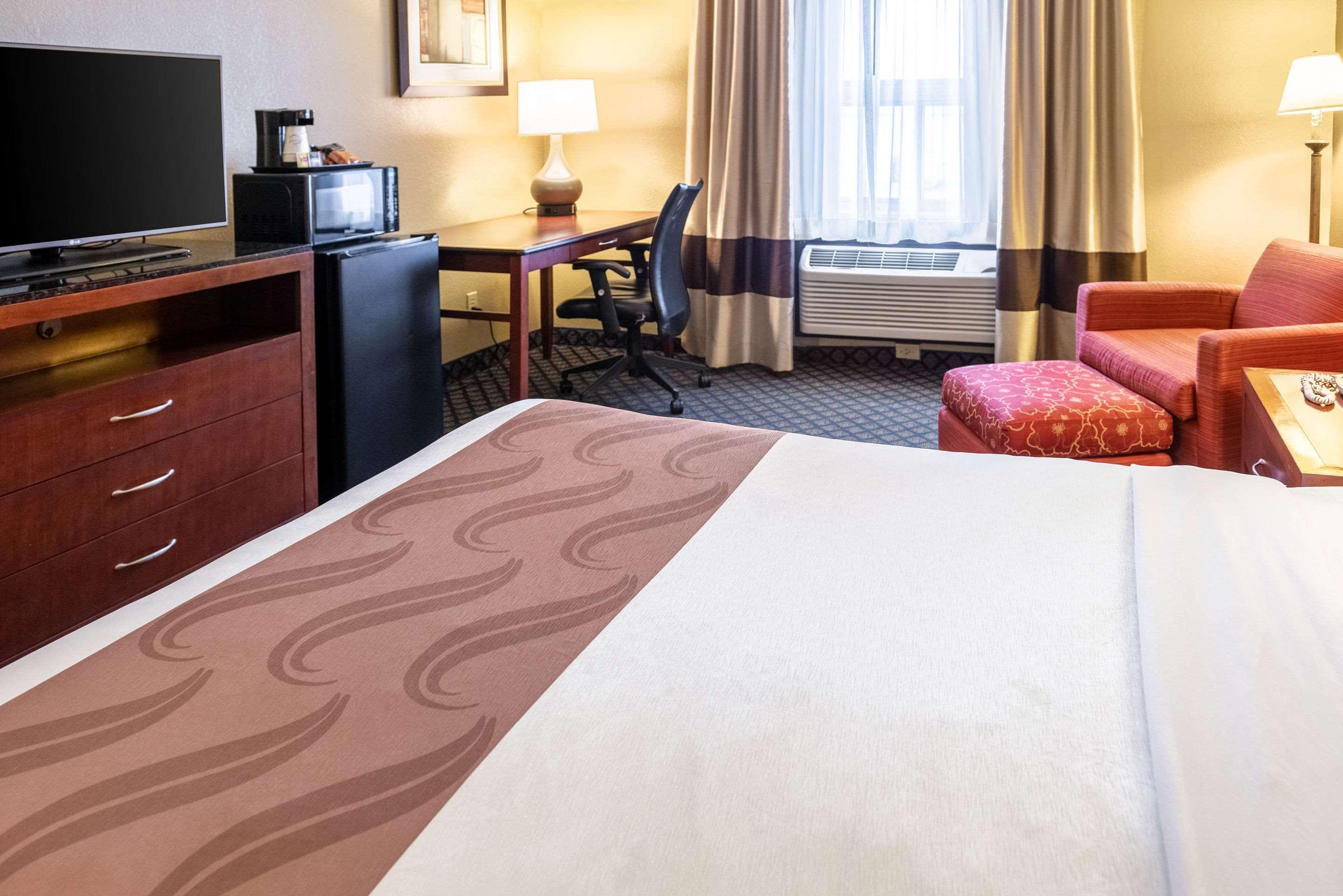 Quality Inn & Suites Seville Zewnętrze zdjęcie