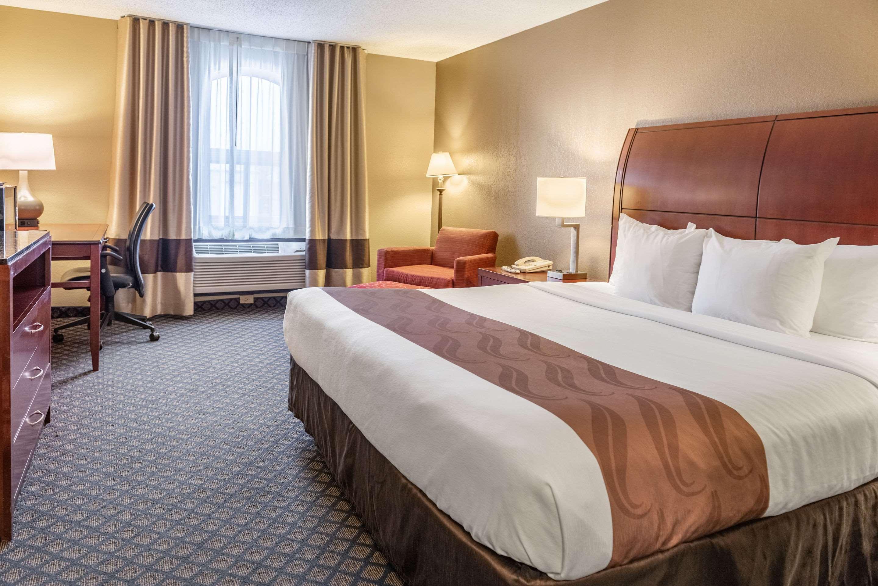 Quality Inn & Suites Seville Zewnętrze zdjęcie