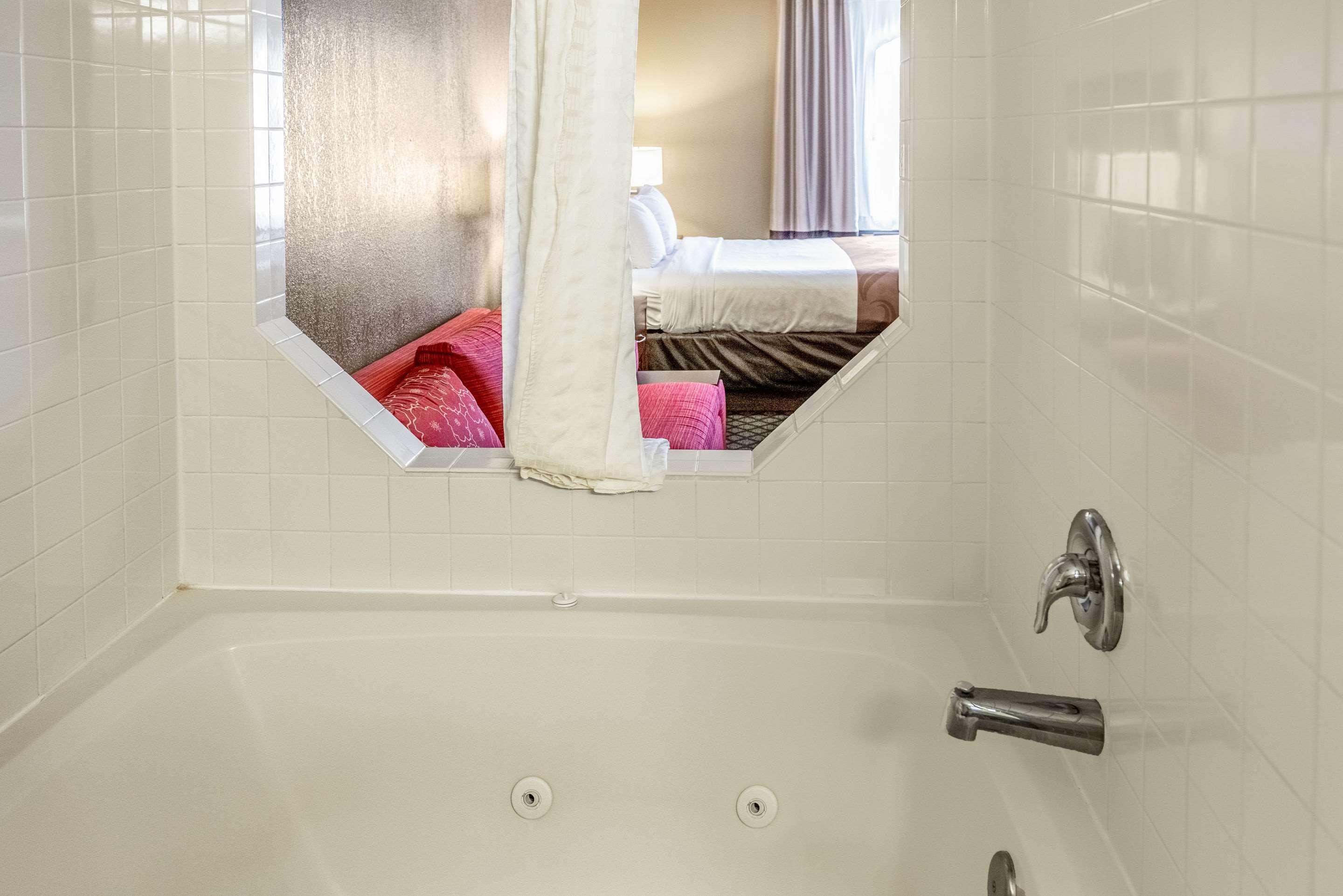 Quality Inn & Suites Seville Zewnętrze zdjęcie