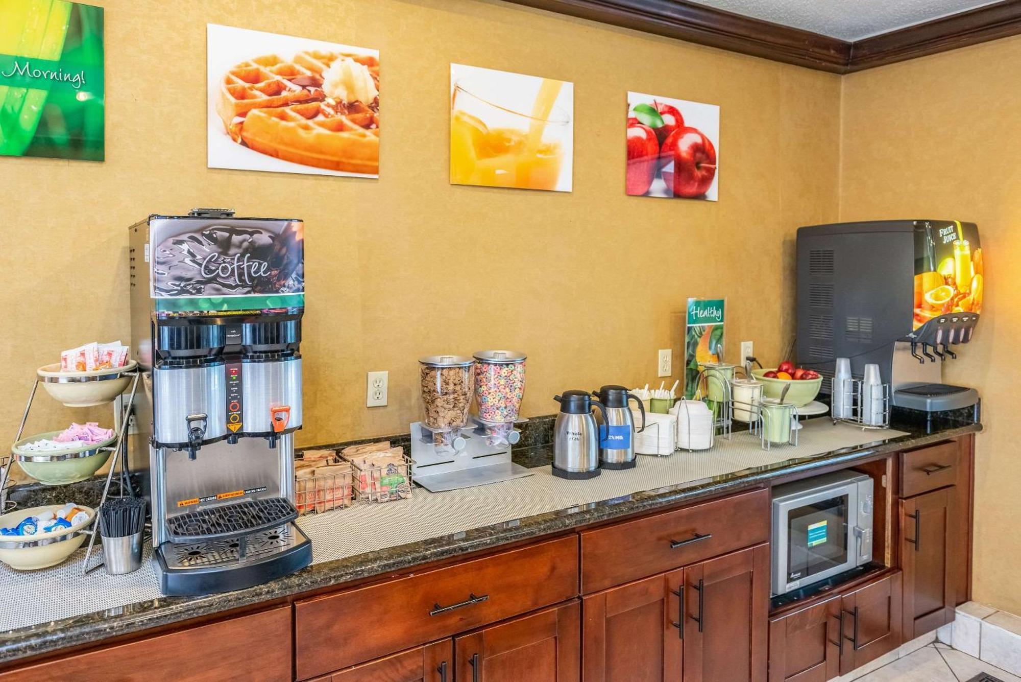Quality Inn & Suites Seville Zewnętrze zdjęcie