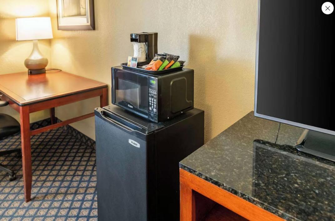 Quality Inn & Suites Seville Zewnętrze zdjęcie