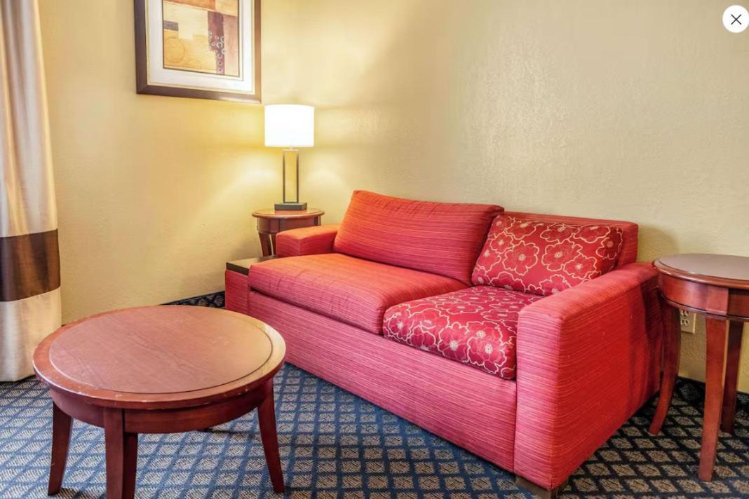Quality Inn & Suites Seville Zewnętrze zdjęcie