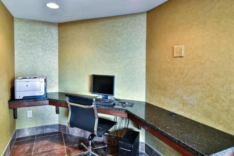 Quality Inn & Suites Seville Zewnętrze zdjęcie